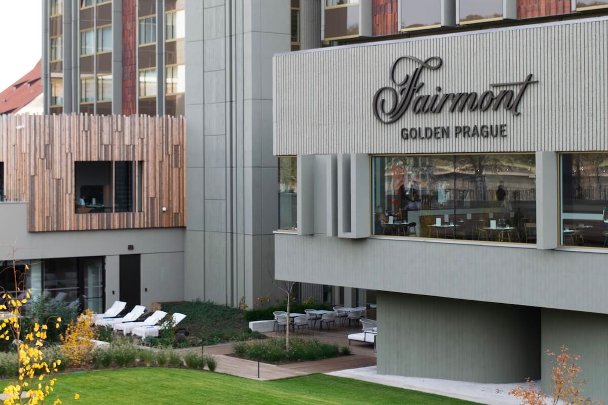 Rear garden of Fairmont hotel with lounge chairs