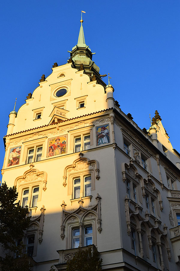 Hotel Paris Prague side view