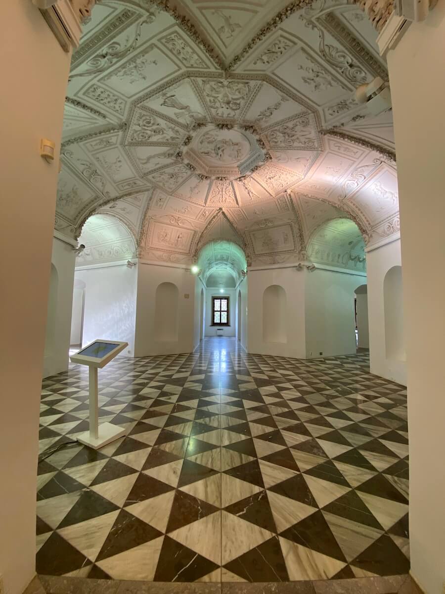 Foyer with floor and motifs inside the star palace