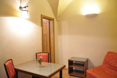 Silvia apartment dining area